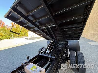 2015 Ford Super Duty F-550 Cab Chassis XL Crew Cab DRW - zdjęcie 54 z 71 - miniatura