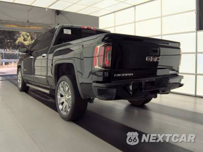 2017 GMC Sierra 1500 Denali Crew Cab Short Bed 5SA - zdjęcie 6 z 36 - miniatura
