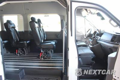 2023 Ford Transit 350 HD Passenger Van XLT DRW High Roof 148.0" WB - zdjęcie 40 z 48 - miniatura