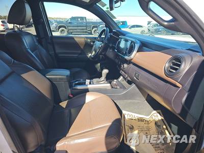 2017 Toyota Tacoma Limited Crew Cab Medium Bed - zdjęcie 8 z 23 - miniatura