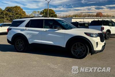 2025 Ford Explorer ST - zdjęcie 2 z 42 - miniatura