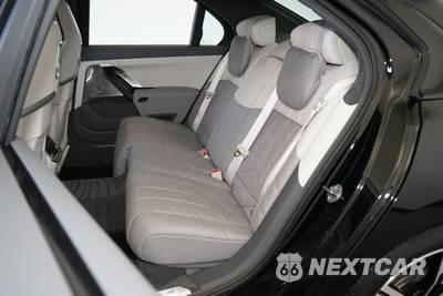 2023 BMW 7 Series Sedan 760i xDrive - zdjęcie 18 z 30 - miniatura