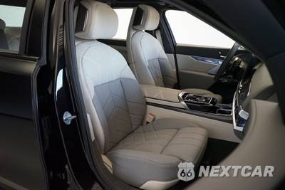 2023 BMW 7 Series Sedan 760i xDrive - zdjęcie 4 z 30 - miniatura