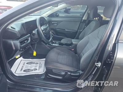 2025 Kia K4 EX - zdjęcie 13 z 27 - miniatura