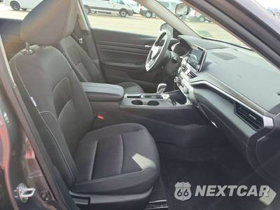 2025 Nissan Altima SV - zdjęcie 8 z 28 - miniatura
