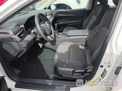 2025 Toyota Camry LE - zdjęcie 7 z 32 - miniatura