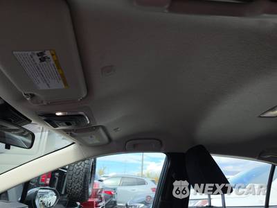 2026 Toyota Corolla LE Sedan - zdjęcie 19 z 31 - miniatura