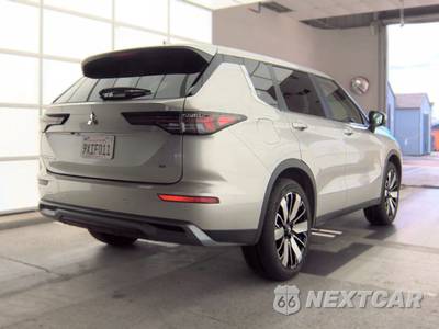 2025 Mitsubishi Outlander SE - zdjęcie 4 z 25 - miniatura