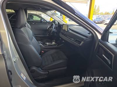 2025 Mitsubishi Outlander SE - zdjęcie 8 z 25 - miniatura