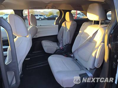 2025 Toyota Sienna LE 8-Passenger 120.5" WB - zdjęcie 13 z 36 - miniatura