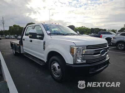 2019 Ford Super Duty F-350 Cab Chassis XL Crew Cab DRW - zdjęcie 3 z 23 - miniatura