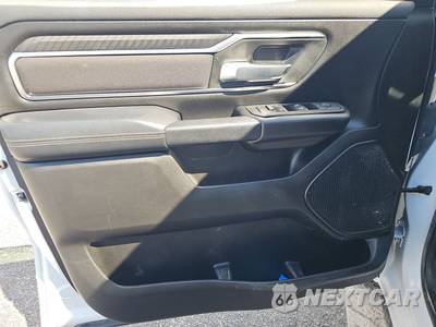 2025 Ram 1500 Big Horn Crew Cab Short Bed - zdjęcie 9 z 27 - miniatura