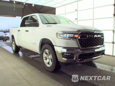 2025 Ram 1500 Big Horn Crew Cab Short Bed - zdjęcie 3 z 36 - miniatura