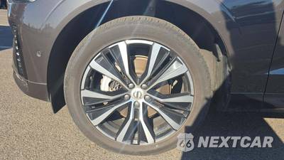 2023 Volvo XC60 B5 Plus Dark Theme - zdjęcie 22 z 35 - miniatura