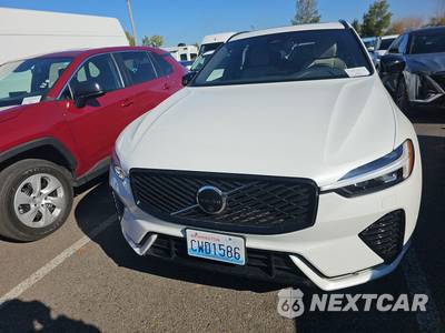 2026 Volvo XC60 B5 Plus - zdjęcie 2 z 24 - miniatura