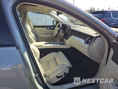 2026 Volvo XC60 B5 Ultra - zdjęcie 8 z 24 - miniatura