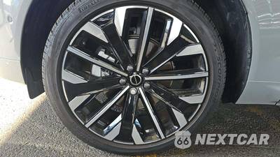 2026 Volvo XC60 B5 Ultra - zdjęcie 21 z 24 - miniatura