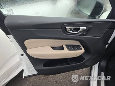2026 Volvo XC60 B5 Plus - zdjęcie 9 z 25 - miniatura