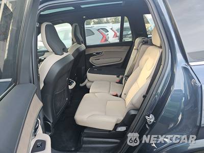 2026 Volvo XC90 B6 Plus 7-Passenger - zdjęcie 13 z 28 - miniatura