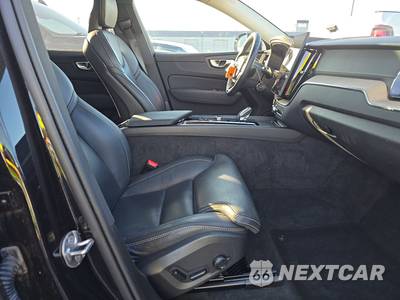 2026 Volvo XC60 B5 Ultra - zdjęcie 8 z 25 - miniatura