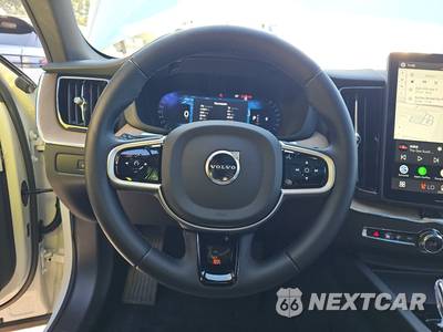 2026 Volvo XC60 B5 Plus - zdjęcie 10 z 26 - miniatura