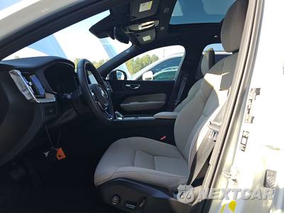 2026 Volvo XC60 B5 Plus - zdjęcie 7 z 26 - miniatura
