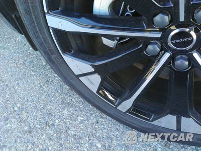 2026 Volvo XC60 B5 Plus - zdjęcie 21 z 34 - miniatura