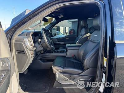 2025 Ford Super Duty F-450 Platinum Crew Cab Long Bed DRW - zdjęcie 13 z 75 - miniatura
