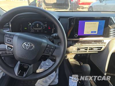 2026 Toyota Camry LE - zdjęcie 17 z 27 - miniatura