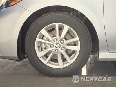 2026 Toyota Camry LE - zdjęcie 9 z 27 - miniatura