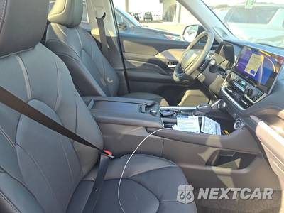 2026 Toyota Grand Highlander Platinum - zdjęcie 14 z 27 - miniatura