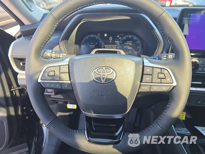 2026 Toyota Grand Highlander Platinum - zdjęcie 16 z 27 - miniatura