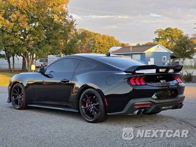 2024 Ford Mustang GT Premium Coupe - zdjęcie 8 z 19 - miniatura