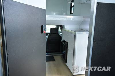 2026 Ford Super Duty F-550 Cab Chassis XL Regular Cab DRW - zdjęcie 13 z 47 - miniatura