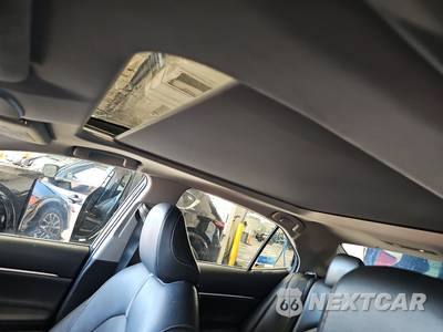 2021 Toyota Camry XSE - zdjęcie 18 z 42 - miniatura
