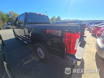 2017 Ford Super Duty F-250 XLT Crew Cab Medium Bed - zdjęcie 6 z 19 - miniatura