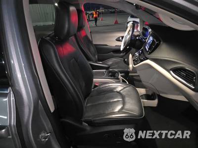 2020 Chrysler Pacifica Limited 121.6" WB - zdjęcie 8 z 26 - miniatura