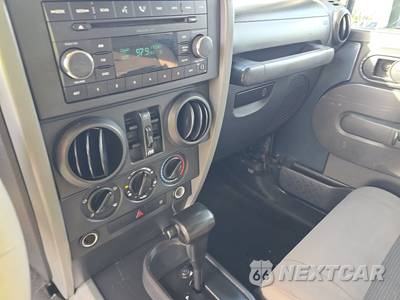 2008 Jeep Wrangler Unlimited X - zdjęcie 11 z 37 - miniatura