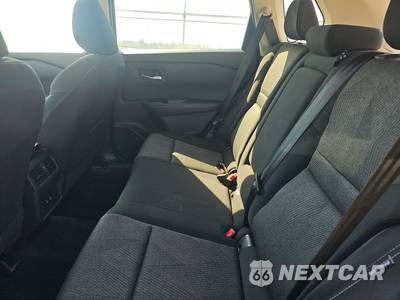 2024 Nissan Rogue SV - zdjęcie 13 z 36 - miniatura