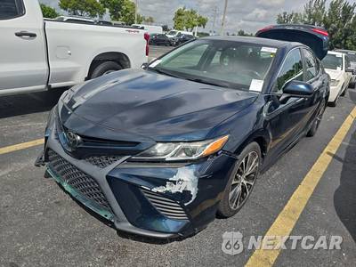 2020 Toyota Camry SE - zdjęcie 1 z 39 - miniatura