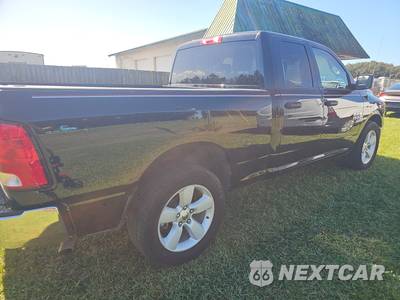 2024 Ram 1500 Classic SLT Extended Cab Medium Bed - zdjęcie 4 z 17 - miniatura