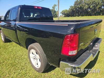 2024 Ram 1500 Classic SLT Extended Cab Medium Bed - zdjęcie 6 z 17 - miniatura