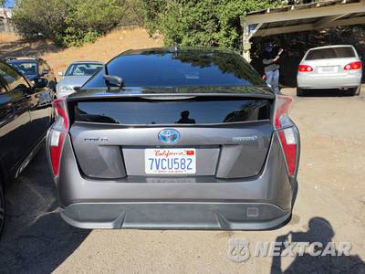 2016 Toyota Prius Three Touring - zdjęcie 5 z 37 - miniatura