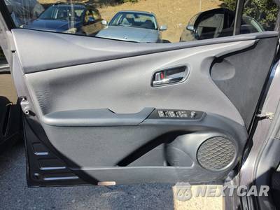 2016 Toyota Prius Three Touring - zdjęcie 9 z 37 - miniatura