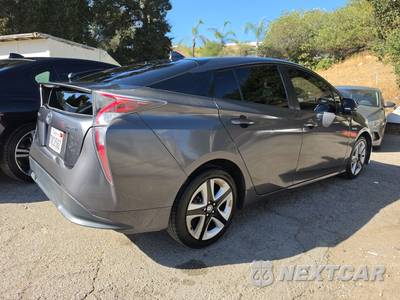2016 Toyota Prius Three Touring - zdjęcie 4 z 37 - miniatura