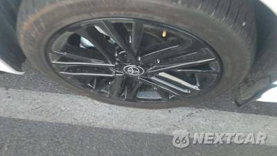 2025 Toyota Camry SE - zdjęcie 23 z 28 - miniatura