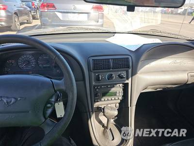 2004 Ford Mustang Premium Coupe - zdjęcie 11 z 39 - miniatura