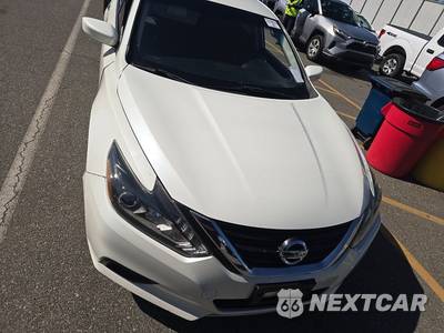 2016 Nissan Altima 2.5 SR - zdjęcie 2 z 36 - miniatura