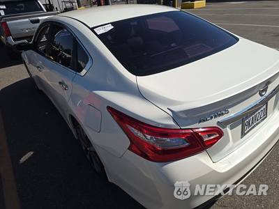 2016 Nissan Altima 2.5 SR - zdjęcie 6 z 36 - miniatura