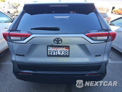 2021 Toyota RAV4 XLE - zdjęcie 5 z 32 - miniatura